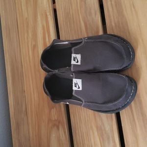 Men's Nike Grill Room Slip On Shoes 599417-001  Gray Sz 9